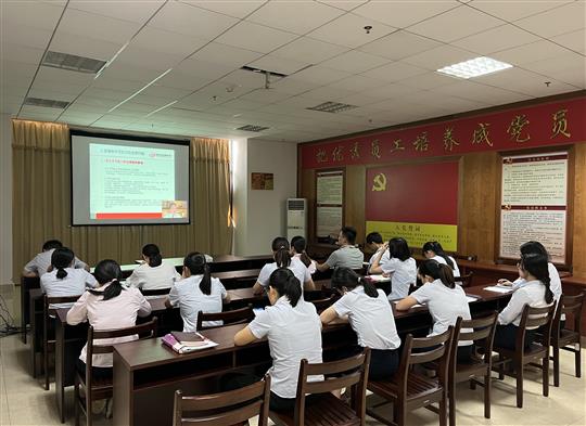 MK体育·（国际）官方网站-mksport
组织参加疫情常态化下建筑企业经营管理风险管控培训